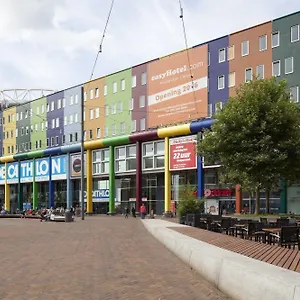 Easyhotel Arena Boulevard 2* Ámsterdam